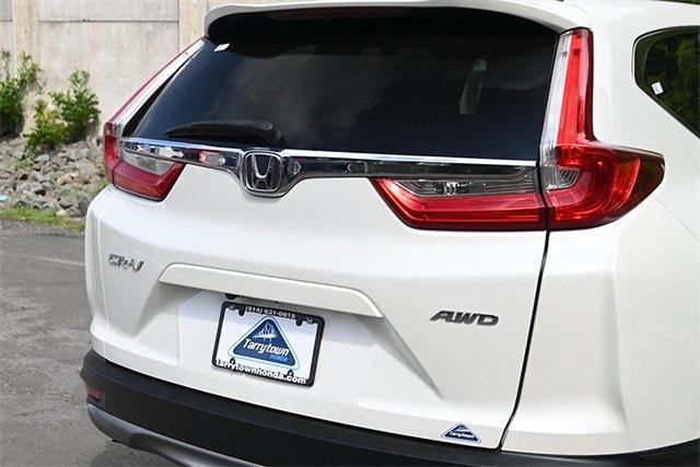Photo of 2018 White Diamond Pearl Honda CR-V
