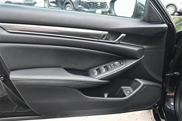 Photo of 2019 Crystal Black Pearl Honda Accord