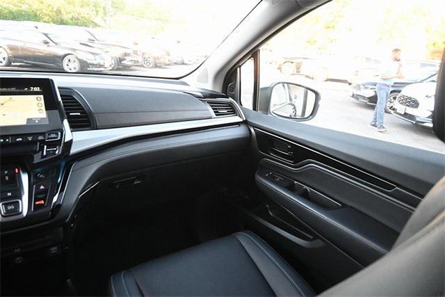 Photo of 2023 Pacific Pewter Metallic Honda Odyssey
