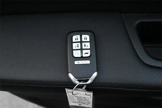Photo of 2023 Pacific Pewter Metallic Honda Odyssey