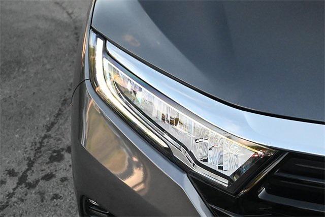 Photo of 2023 Pacific Pewter Metallic Honda Odyssey