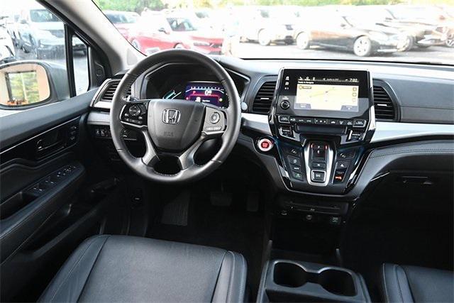 Photo of 2023 Pacific Pewter Metallic Honda Odyssey