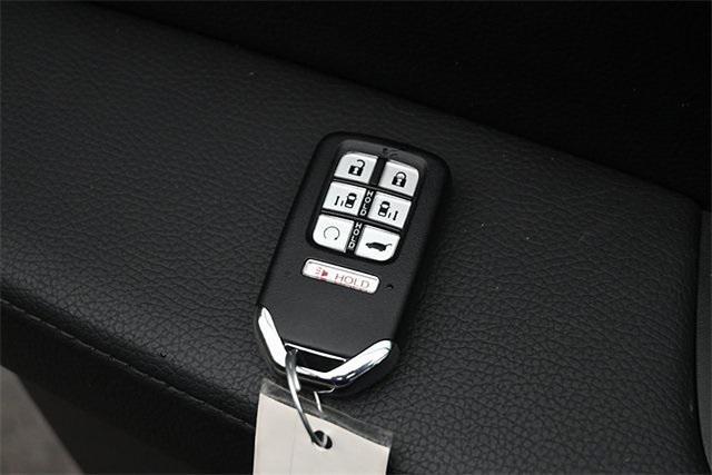 Photo of 2023 Crystal Black Pearl Honda Odyssey