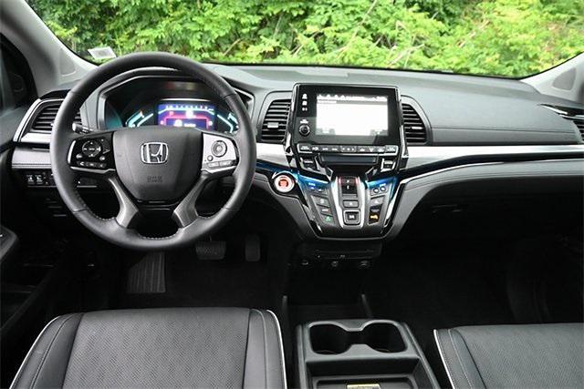 Photo of 2023 Crystal Black Pearl Honda Odyssey