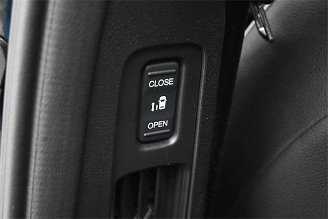 Photo of 2023 Crystal Black Pearl Honda Odyssey