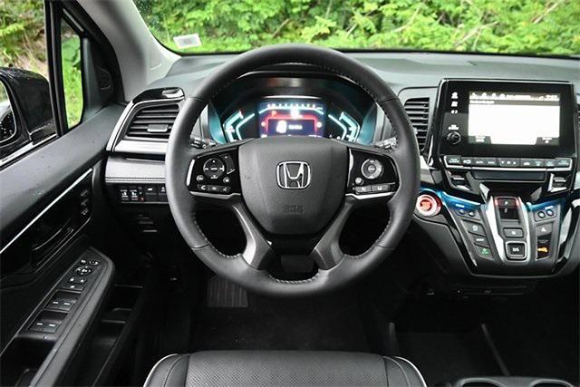 Photo of 2023 Crystal Black Pearl Honda Odyssey