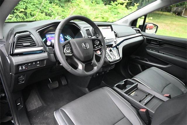 Photo of 2023 Crystal Black Pearl Honda Odyssey