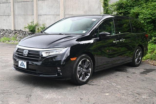 Photo of 2023 Crystal Black Pearl Honda Odyssey