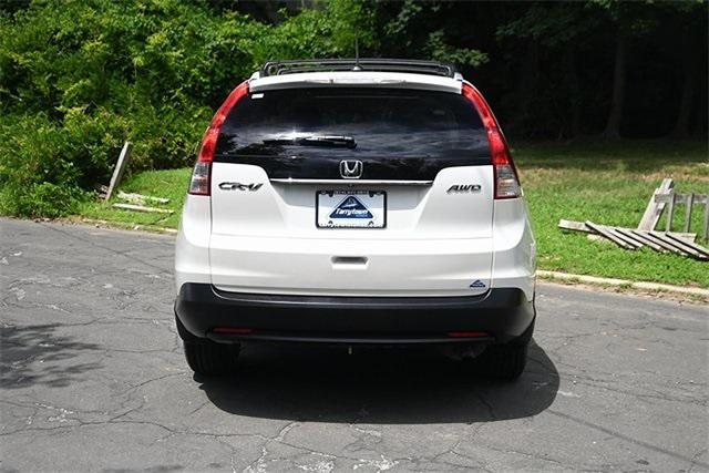 Photo of 2013 White Diamond Pearl Honda CR-V