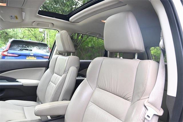 Photo of 2013 White Diamond Pearl Honda CR-V