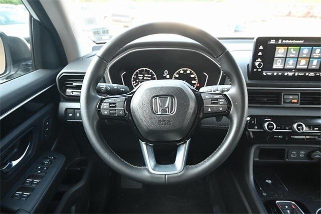 Photo of 2025 Platinum White Pearl Honda Pilot