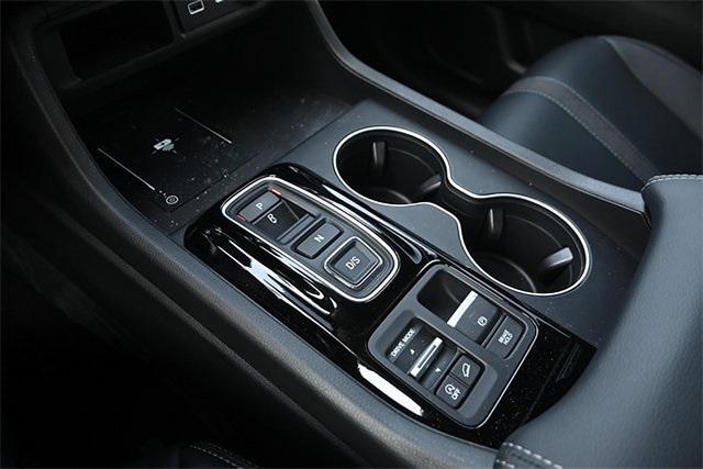 Photo of 2025 Platinum White Pearl Honda Pilot