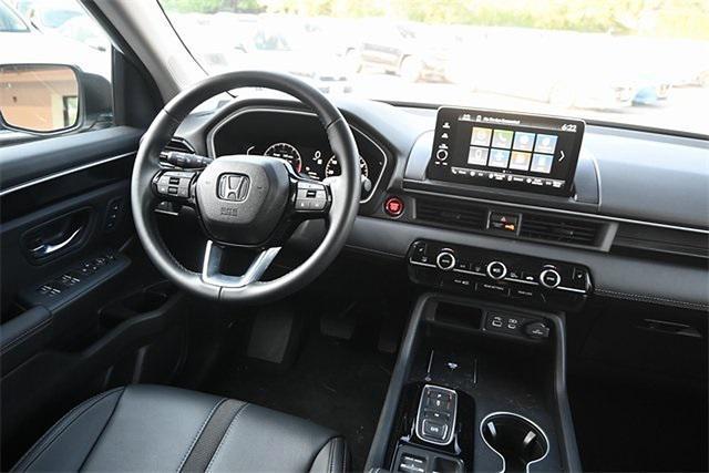 Photo of 2025 Platinum White Pearl Honda Pilot