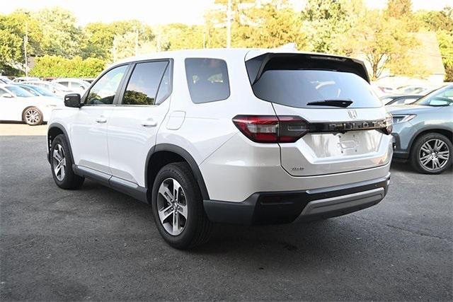 Photo of 2025 Platinum White Pearl Honda Pilot