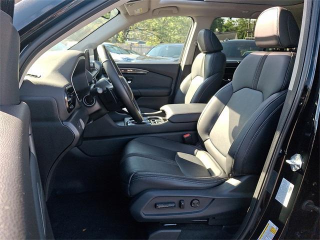 Photo of 2023 Crystal Black Pearl Honda Pilot