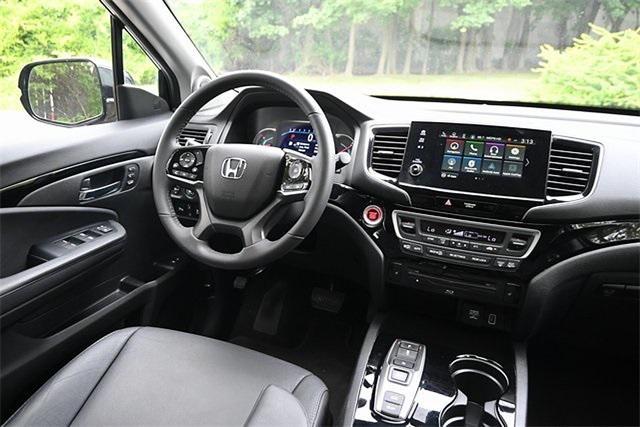 Photo of 2022 Crystal Black Pearl Honda Pilot