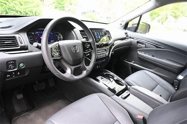 Photo of 2022 Crystal Black Pearl Honda Pilot