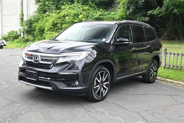 Photo of 2022 Crystal Black Pearl Honda Pilot