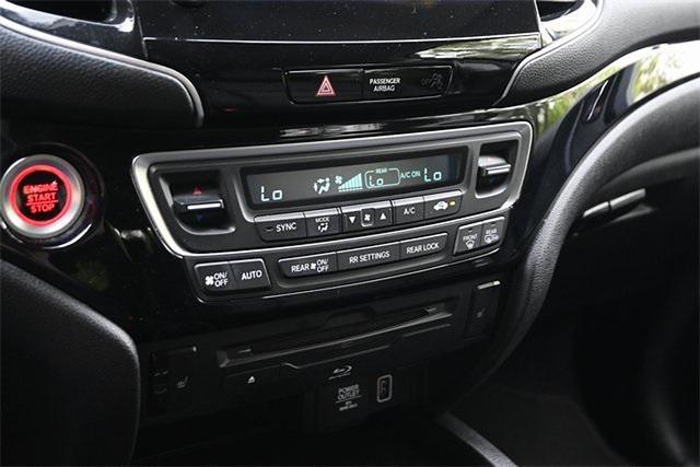 Photo of 2022 Crystal Black Pearl Honda Pilot