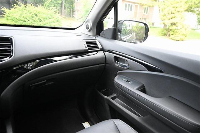 Photo of 2022 Crystal Black Pearl Honda Pilot