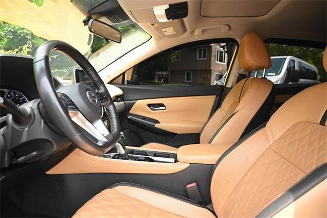 Photo of 2021 Aspen White Tricoat Nissan Sentra