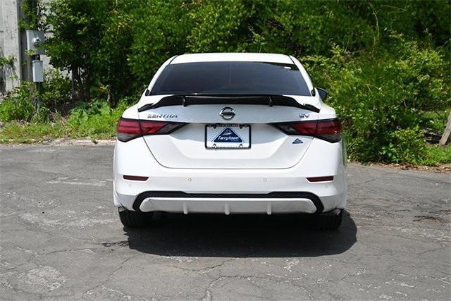 Photo of 2021 Aspen White Tricoat Nissan Sentra