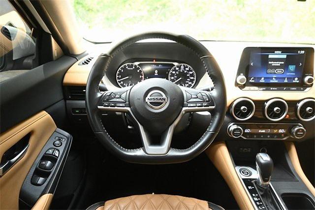 Photo of 2021 Aspen White Tricoat Nissan Sentra