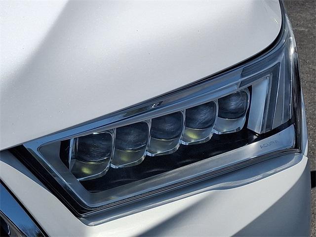Photo of 2020 pewter gray metallic Acura MDX