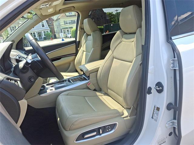 Photo of 2020 pewter gray metallic Acura MDX