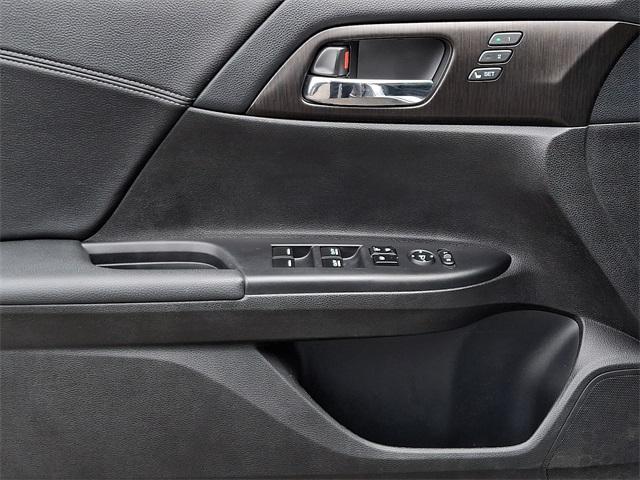 Photo of 2013 Alabaster Silver Metallic Honda Accord