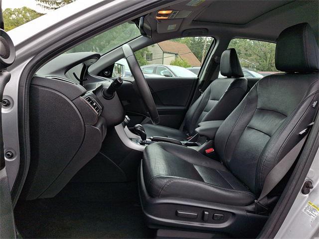 Photo of 2013 Alabaster Silver Metallic Honda Accord