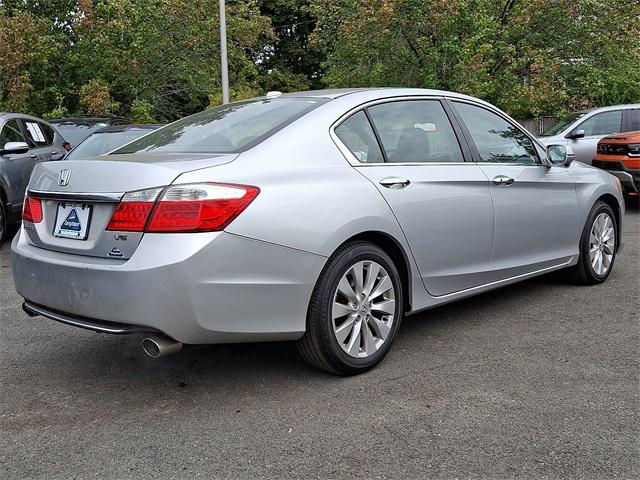 Photo of 2013 Alabaster Silver Metallic Honda Accord