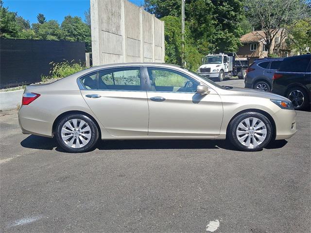 Photo of 2014 Champagne Frost Pearl Honda Accord