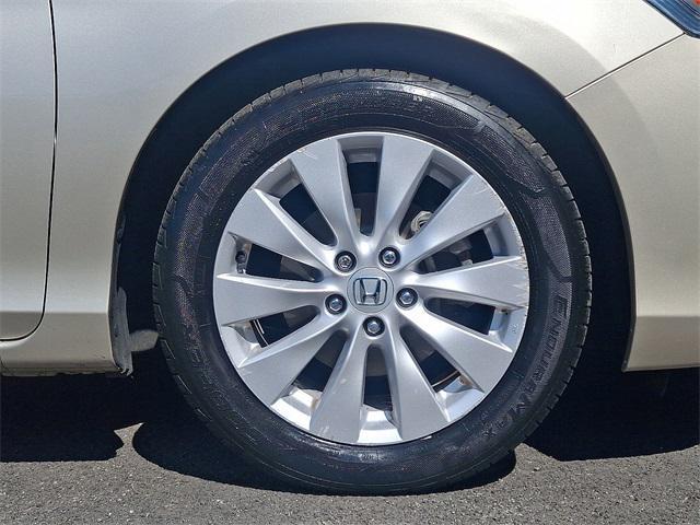 Photo of 2014 Champagne Frost Pearl Honda Accord