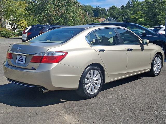 Photo of 2014 Champagne Frost Pearl Honda Accord
