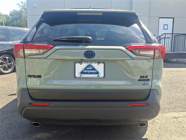 Photo of 2023 Green Toyota RAV4 Hybrid