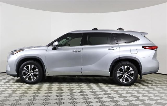 Photo of 2021 Celestial Silver Metallic Toyota Highlander