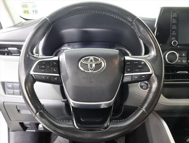 Photo of 2021 Celestial Silver Metallic Toyota Highlander