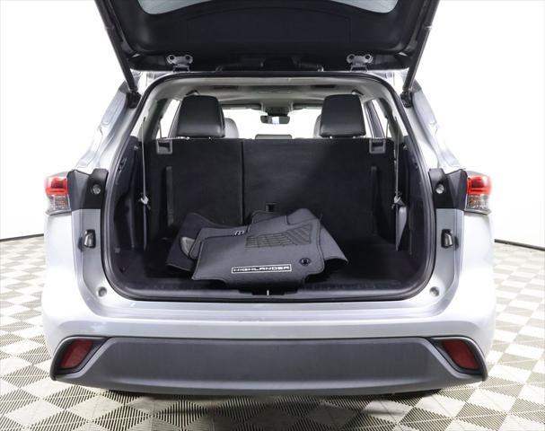 Photo of 2021 Celestial Silver Metallic Toyota Highlander