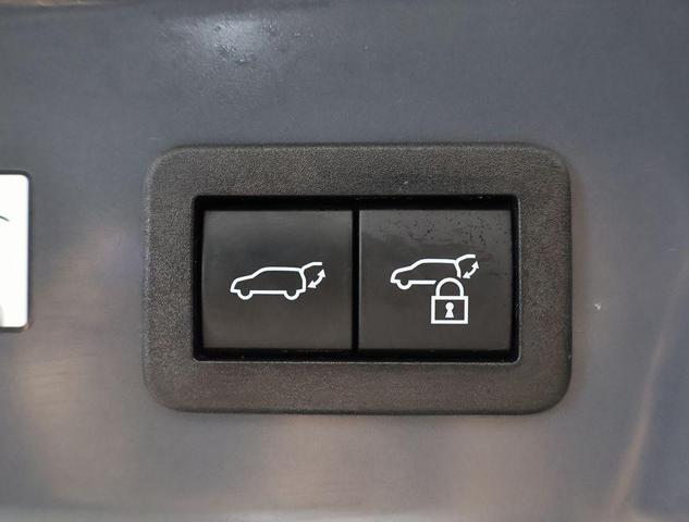 Photo of 2024 Gray Toyota Prius