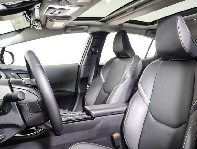 Photo of 2024 Gray Toyota Prius