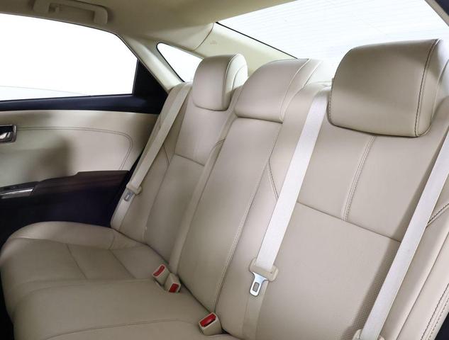 Photo of 2017 Blizzard Pearl Toyota Avalon