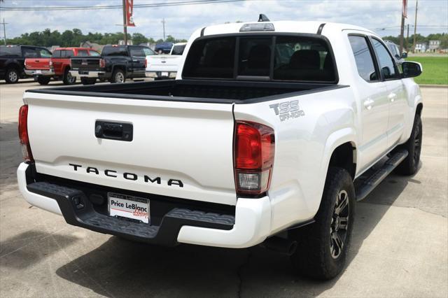 Photo of 2021 Super White Toyota Tacoma