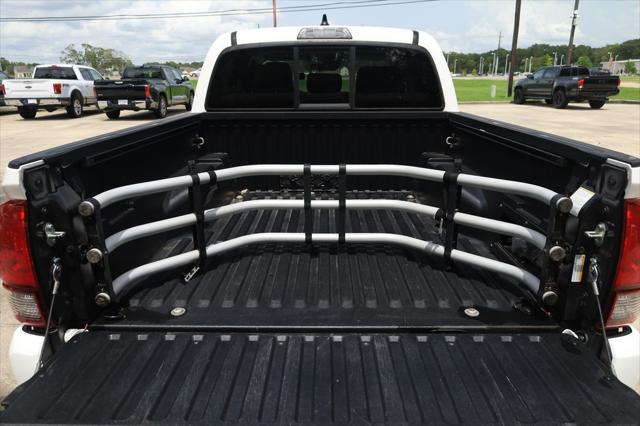 Photo of 2021 Super White Toyota Tacoma