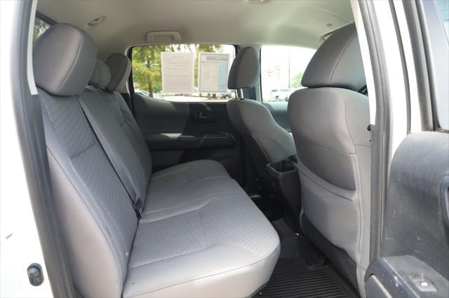 Photo of 2021 Super White Toyota Tacoma