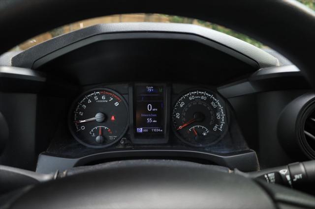 Photo of 2021 Super White Toyota Tacoma