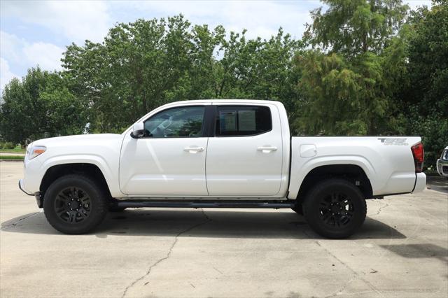 Photo of 2021 Super White Toyota Tacoma