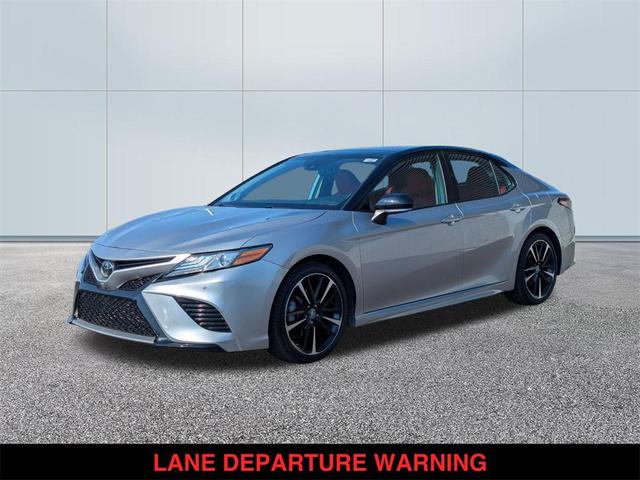 Photo of 2019 Celestial Silver/Midnight Black Metallic Toyota Camry