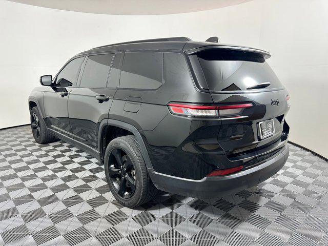 Photo of 2023 Diamond Black Crystal Pearlcoat Jeep Grand Cherokee L