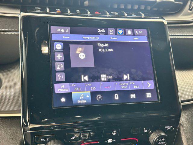 Photo of 2023 Diamond Black Crystal Pearlcoat Jeep Grand Cherokee L